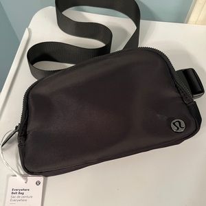 Lululemon Everywhere Belt Bag